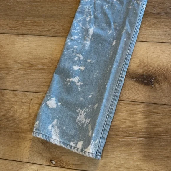 Volcom denim light wash jeans with white paint splatters, 5 pocket, size 36. - Picture 12 of 14
